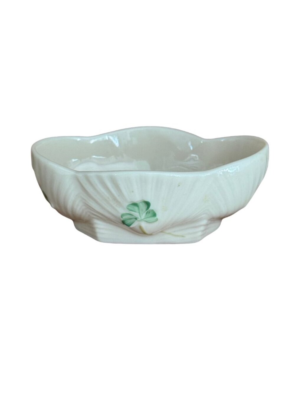Belleek Ireland Shamrock Salt & Pepper Shaker Set with Stopper - Picture 5 of 10